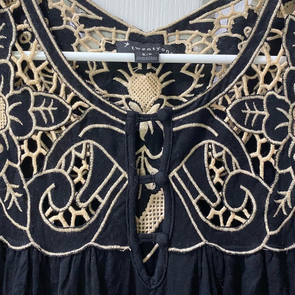 F21 lace looking top - Picture 2 of 5